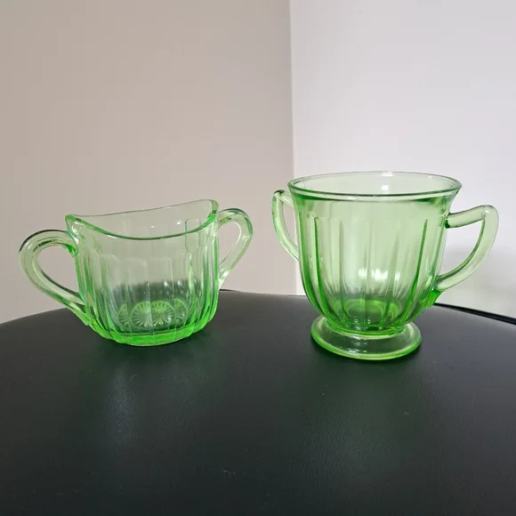Pair Of Uranium Glass Open Sugar Bowls - Picture 1 of 10